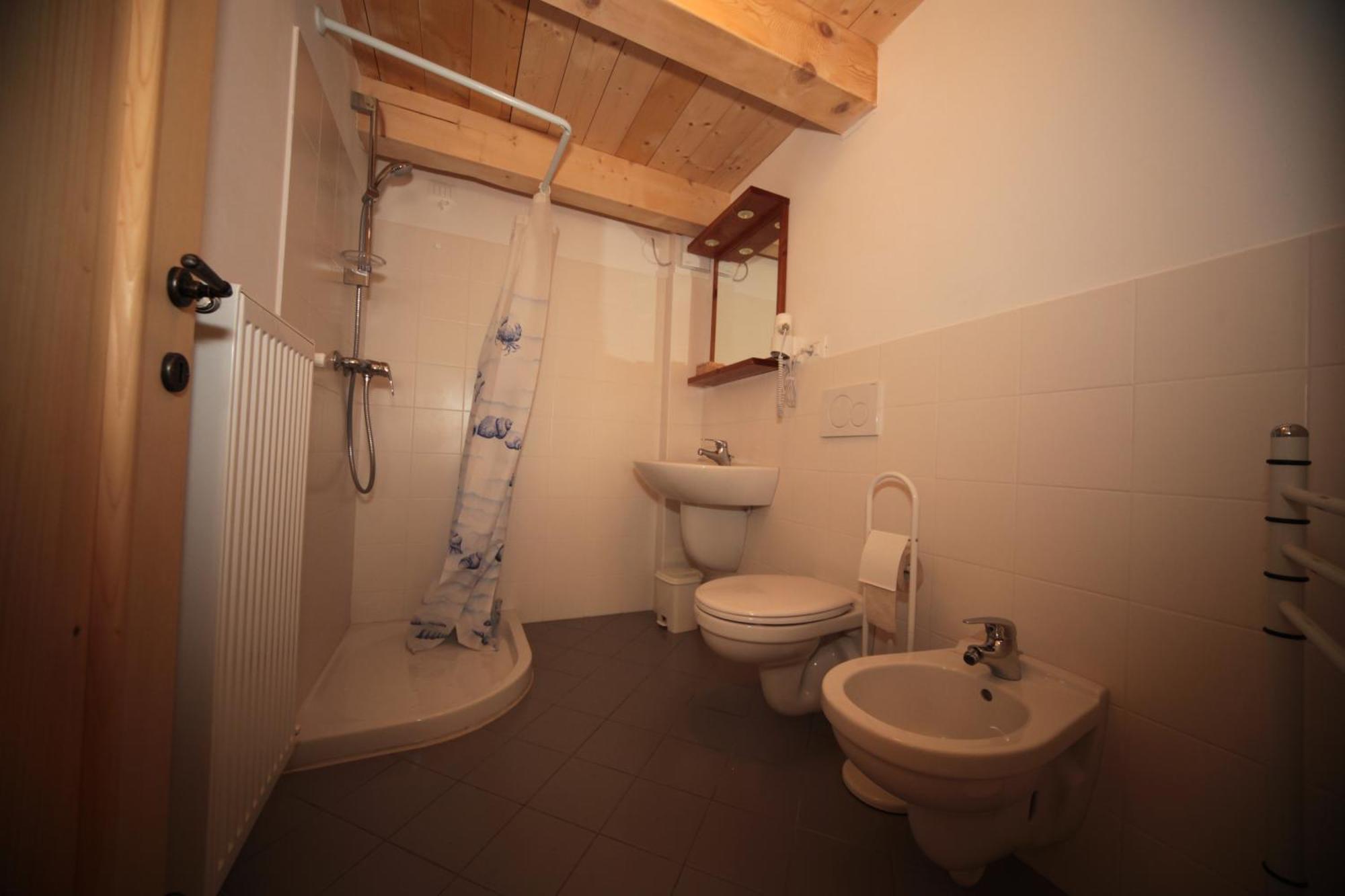 Albergo Diffuso Valcellina E Val Vajont In Erto 客房 照片